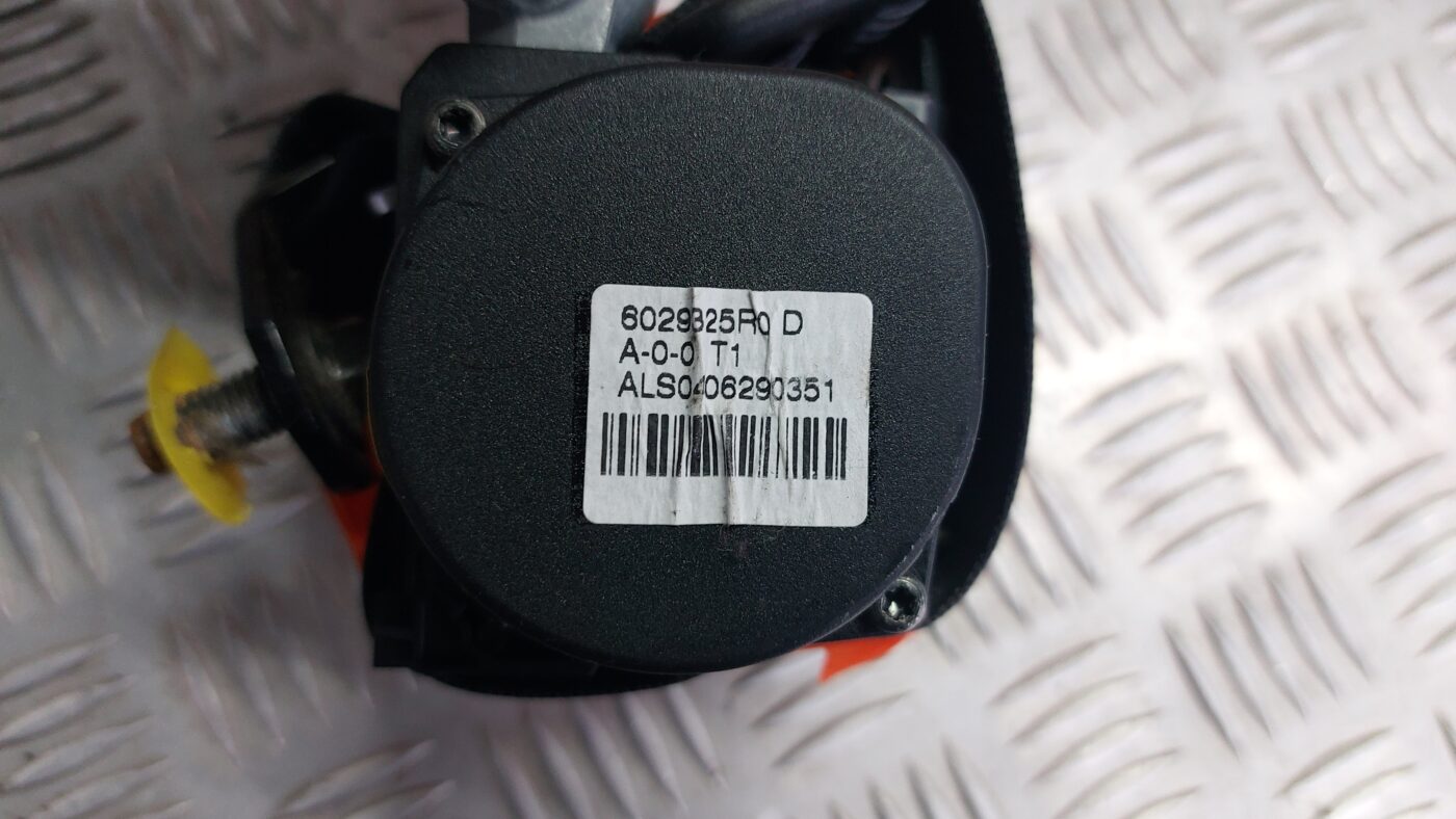 Aizmugurējā labā drošības josta priekš VOLVO S40 2004 Black 4 Aizmugurējā labā drošības josta priekš VOLVO S40 2004 Black