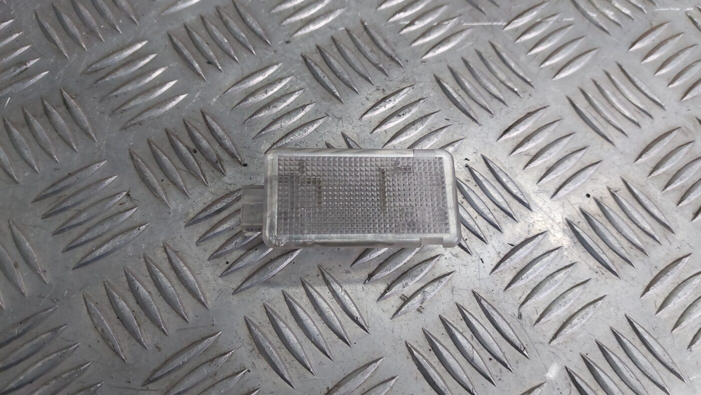 Apgaismojums bagažnieka nodalījuma priekš VOLVO S40 2004 Black 1 Apgaismojums bagažnieka nodalījuma priekš VOLVO S40 2004 Black