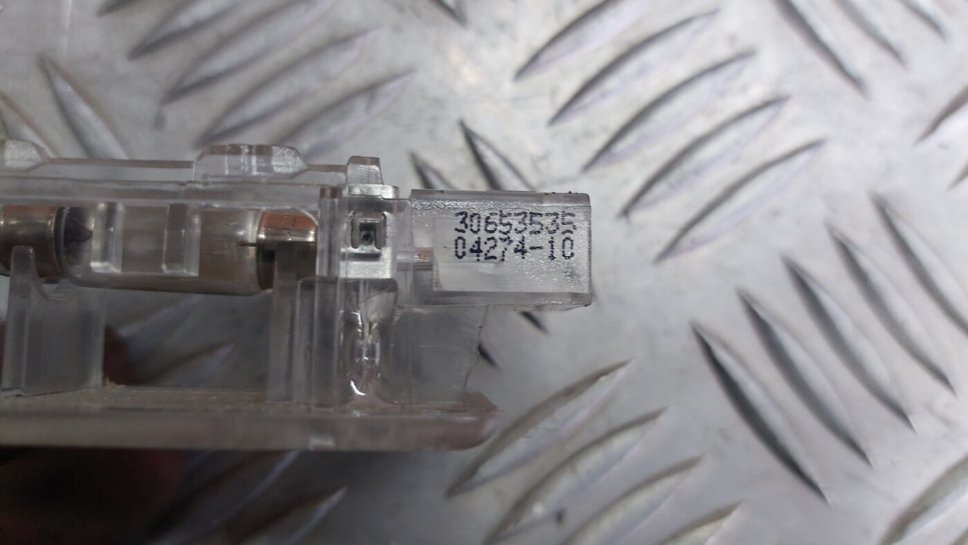 Apgaismojums bagažnieka nodalījuma priekš VOLVO S40 2004 Black 3 Apgaismojums bagažnieka nodalījuma priekš VOLVO S40 2004 Black