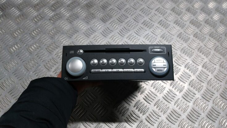 Automašīnas radio priekš MITSUBISHI COLT 2007