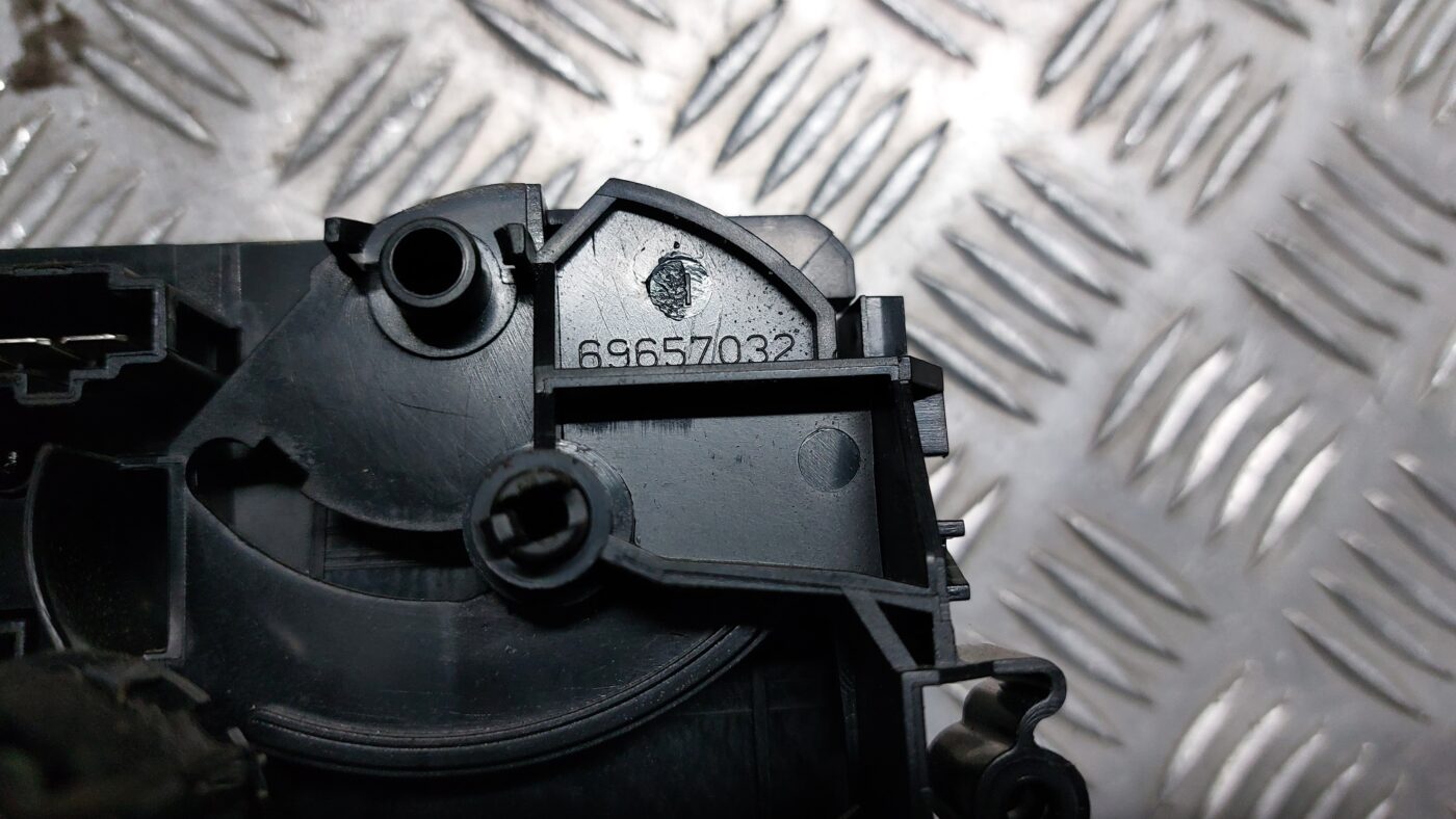 Klimata kontroles bloks priekš MITSUBISHI COLT 2007 5 Klimata kontroles bloks priekš MITSUBISHI COLT 2007