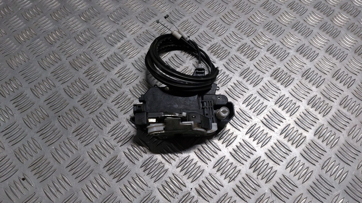 Priekšējo kreiso durvju slēdzene priekš MITSUBISHI COLT 2007 2 Priekšējo kreiso durvju slēdzene priekš MITSUBISHI COLT 2007