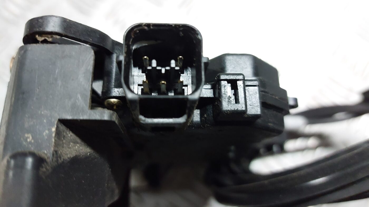 Priekšējo kreiso durvju slēdzene priekš MITSUBISHI COLT 2007 3 Priekšējo kreiso durvju slēdzene priekš MITSUBISHI COLT 2007