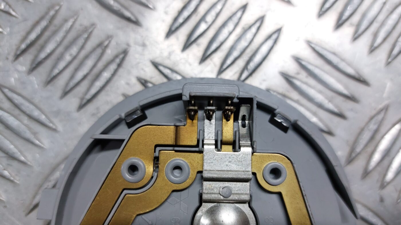 Aizmugurējo sēdvietu apgaismojums priekš MITSUBISHI COLT 2007 3 Aizmugurējo sēdvietu apgaismojums priekš MITSUBISHI COLT 2007