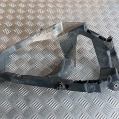 Priekšēja luktura kronšteins priekš MITSUBISHI COLT 2007