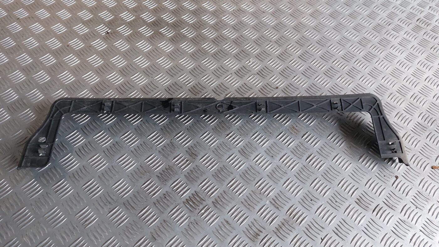 Priekšēja bufera kronšteins priekš MITSUBISHI COLT 2007 2 Priekšēja bufera kronšteins priekš MITSUBISHI COLT 2007