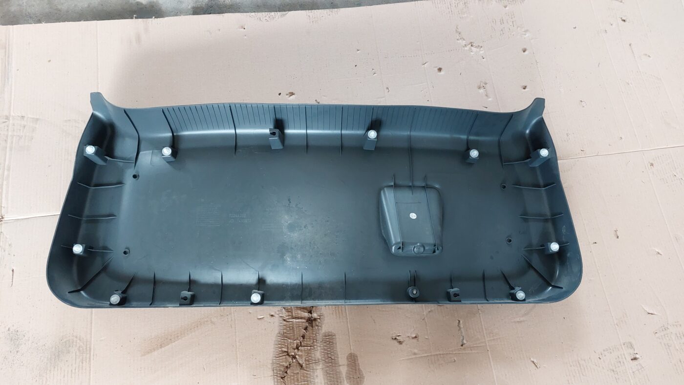 Bagāžnieka vāka liela apdare priekš MITSUBISHI COLT 2007 2 Bagāžnieka vāka liela apdare priekš MITSUBISHI COLT 2007