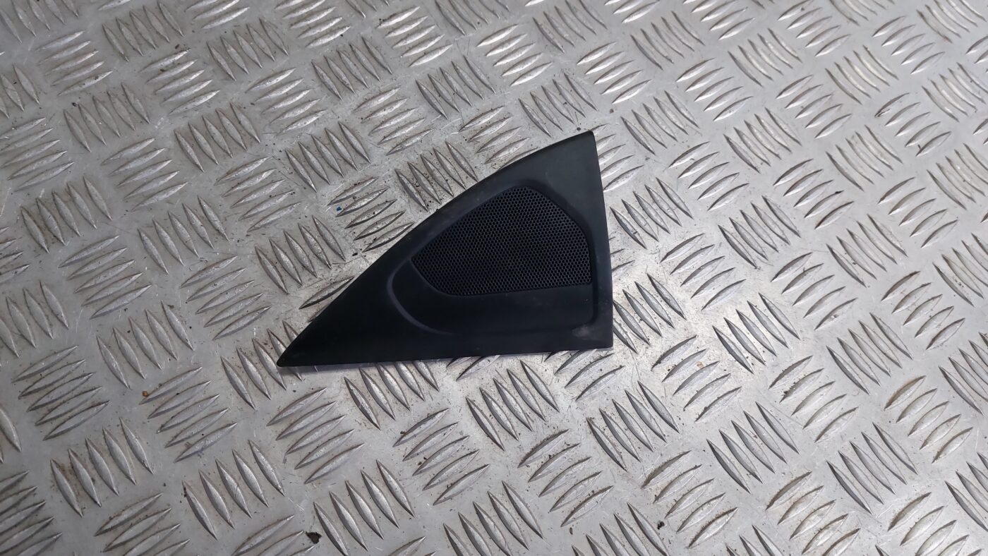 Durvju spoguļa apdares uzlika salonā (ar skaļruni) priekš VOLVO V60 2012 1 Durvju spoguļa apdares uzlika salonā (ar skaļruni) priekš VOLVO V60 2012