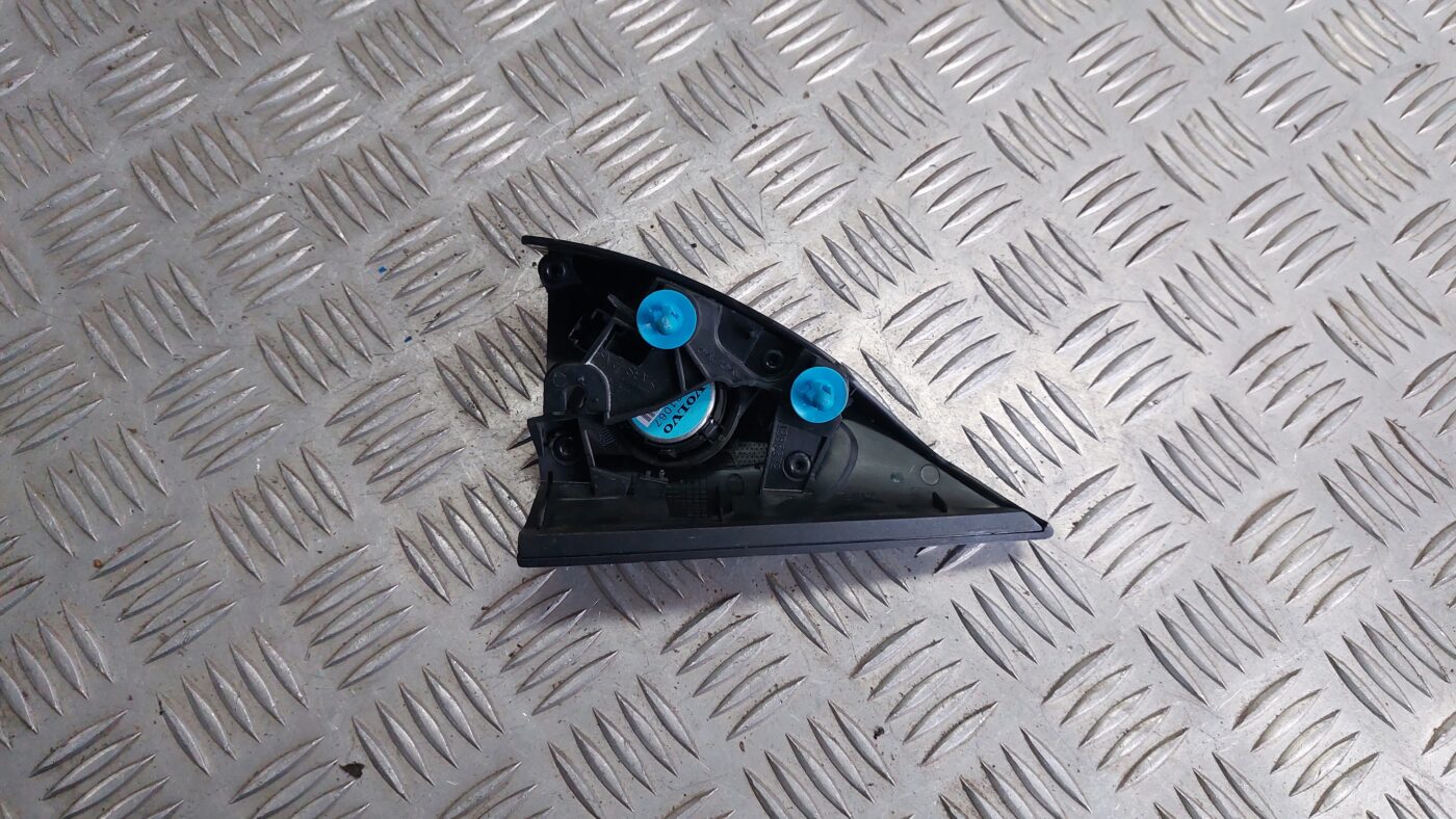 Durvju spoguļa apdares uzlika salonā (ar skaļruni) priekš VOLVO V60 2012 2 Durvju spoguļa apdares uzlika salonā (ar skaļruni) priekš VOLVO V60 2012