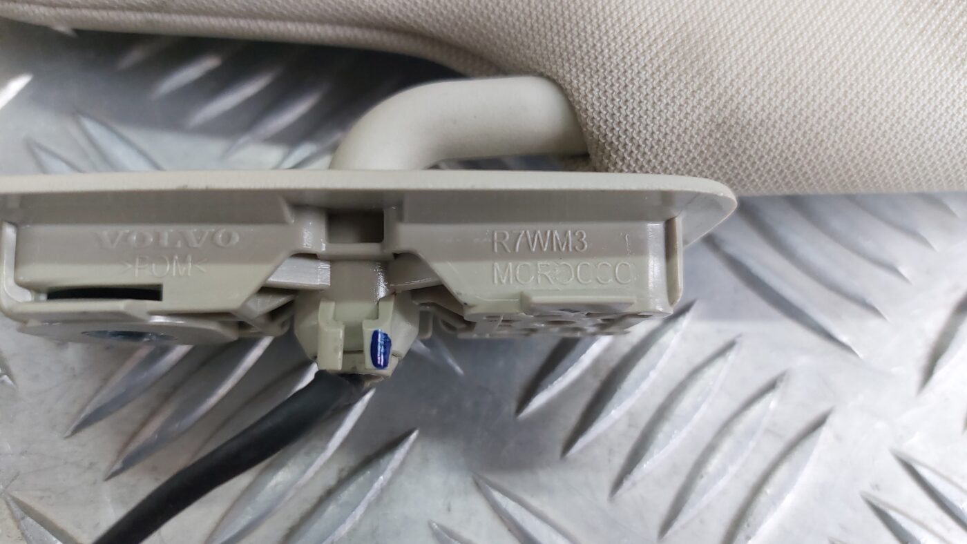 Saules aizsargs priekš VOLVO V60 2012 2 Saules aizsargs priekš VOLVO V60 2012