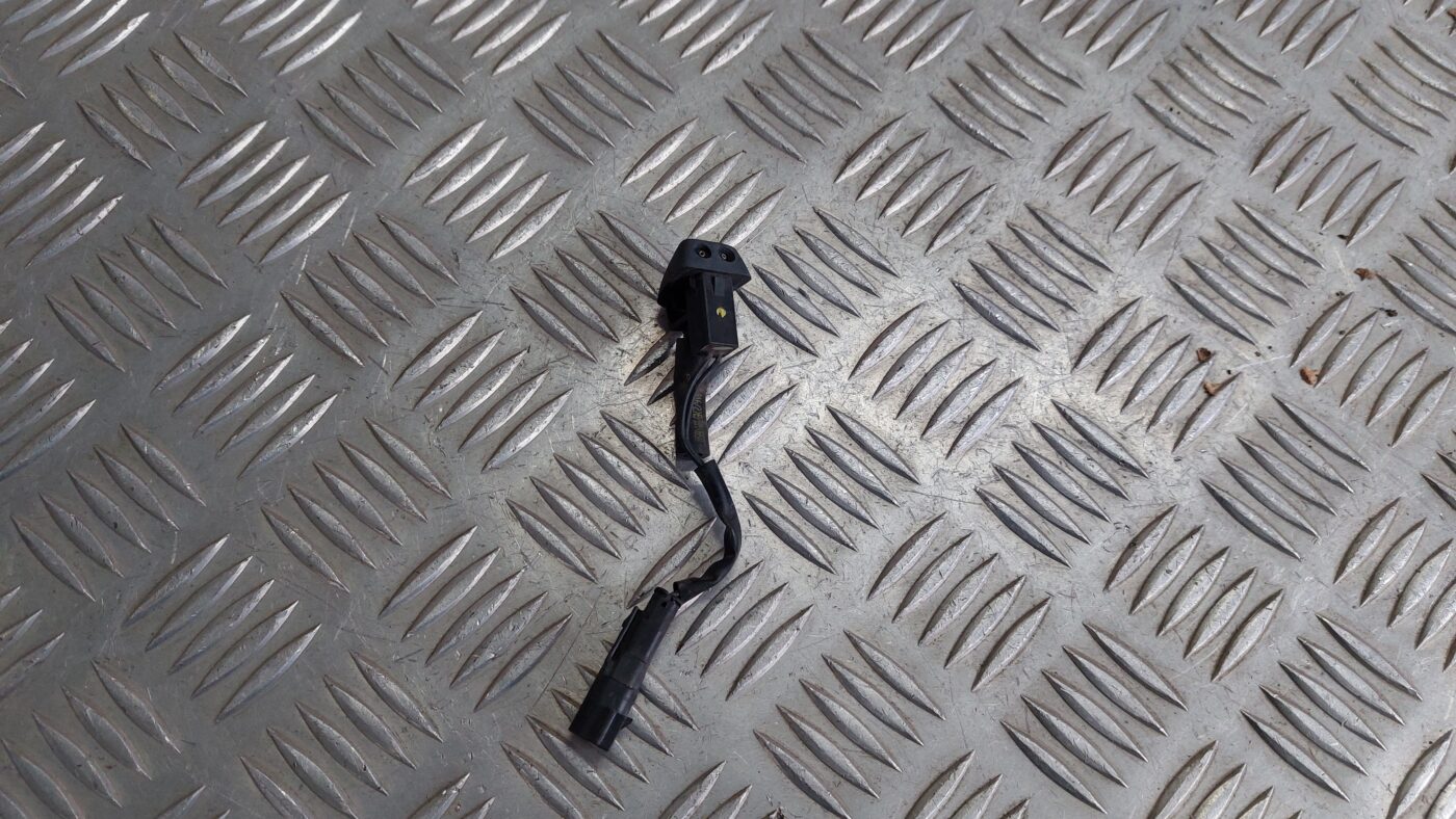 Vējstikla mazgāšanas šķidruma sprausla priekš VOLVO V60 2012 1 Vējstikla mazgāšanas šķidruma sprausla priekš VOLVO V60 2012