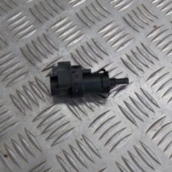 Stop signāla devējs priekš VOLVO V60 2012