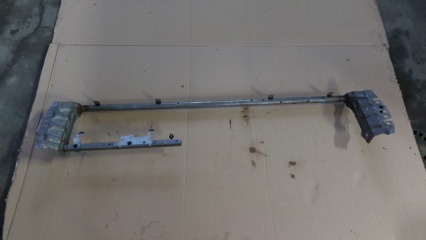 Mērinstrumentu paneļa pastiprinātājs priekš VOLVO V60 2012 1 Mērinstrumentu paneļa pastiprinātājs priekš VOLVO V60 2012