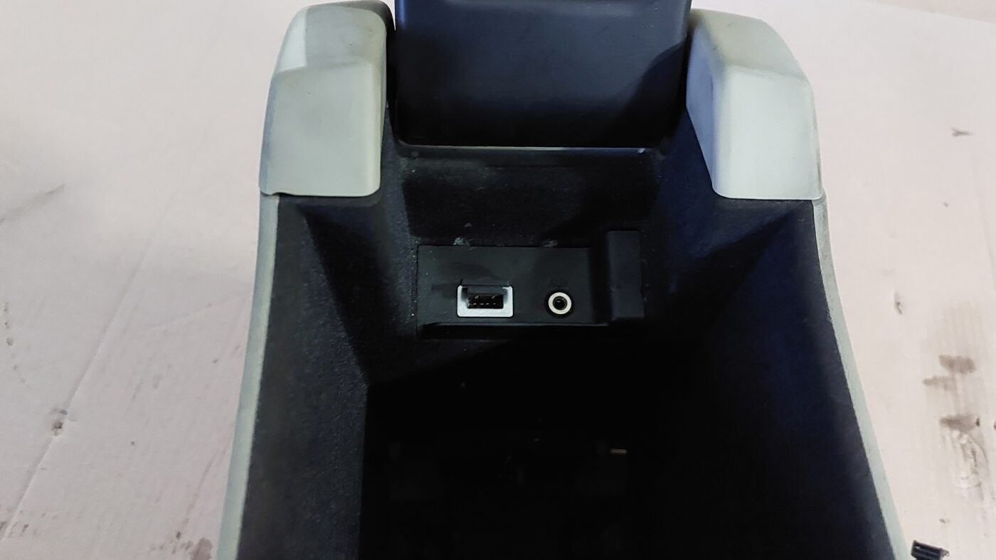 Centrālās konsoles apdares lielākā daļa priekš VOLVO V60 2012 3 Centrālās konsoles apdares lielākā daļa priekš VOLVO V60 2012