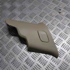 Aizmugurējas salona statnes apdare priekš VOLVO V60 2012