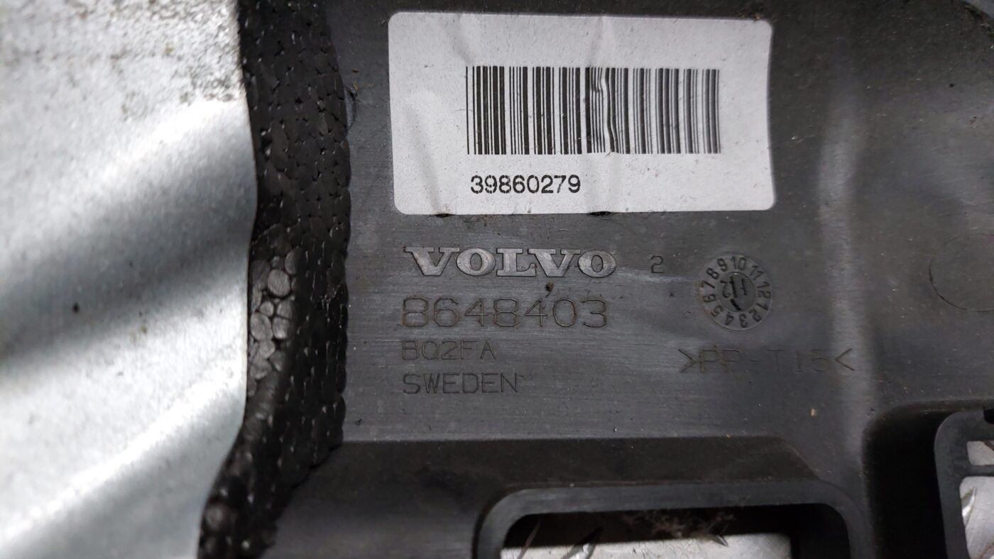 Stūres statnes putekļu aizsargs (salonā) priekš VOLVO V60 2012 3 Stūres statnes putekļu aizsargs (salonā) priekš VOLVO V60 2012