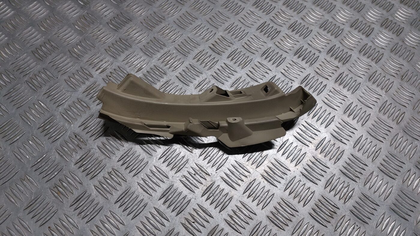 Mērinstrumentu paneļa iekšējā plastmasa priekš VOLVO V60 2012 2 Mērinstrumentu paneļa iekšējā plastmasa priekš VOLVO V60 2012