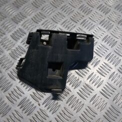 Aizmugurējā spārna un bufera stiprinājums priekš VOLVO V60 2012