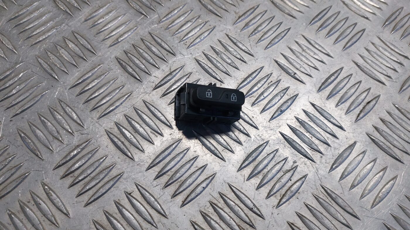 Atvēršanas/aizvēršanas poga priekš VOLVO V60 2012 1 Atvēršanas/aizvēršanas poga priekš VOLVO V60 2012