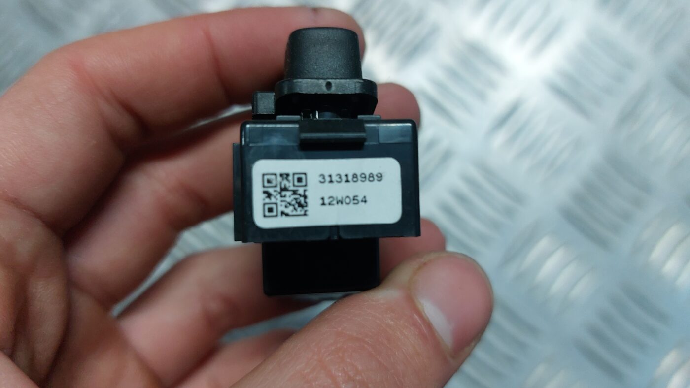 Atvēršanas/aizvēršanas poga priekš VOLVO V60 2012 4 Atvēršanas/aizvēršanas poga priekš VOLVO V60 2012