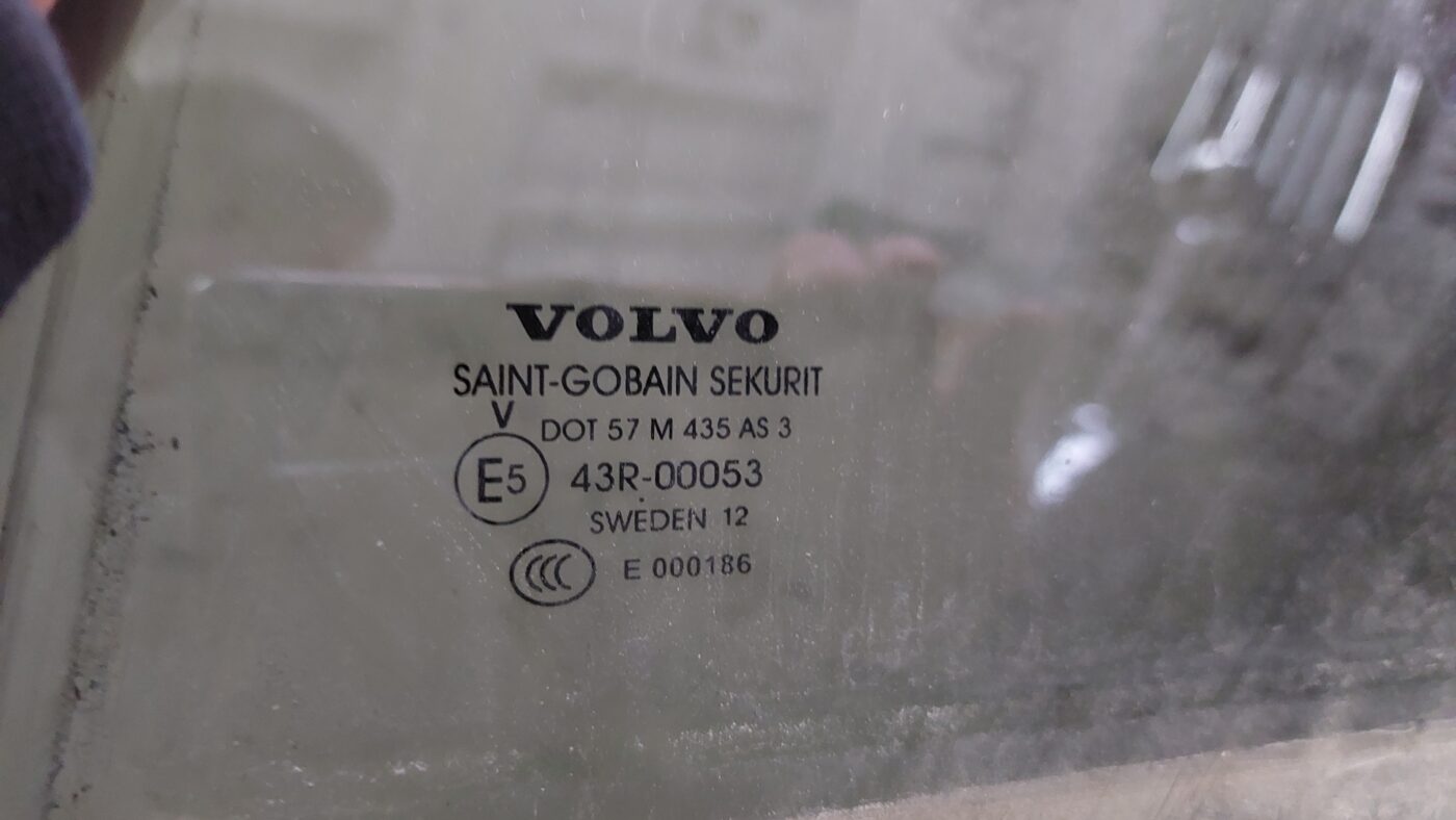 Aizmugurējo kreiso durvju stikls priekš VOLVO V60 2012 2 Aizmugurējo kreiso durvju stikls priekš VOLVO V60 2012