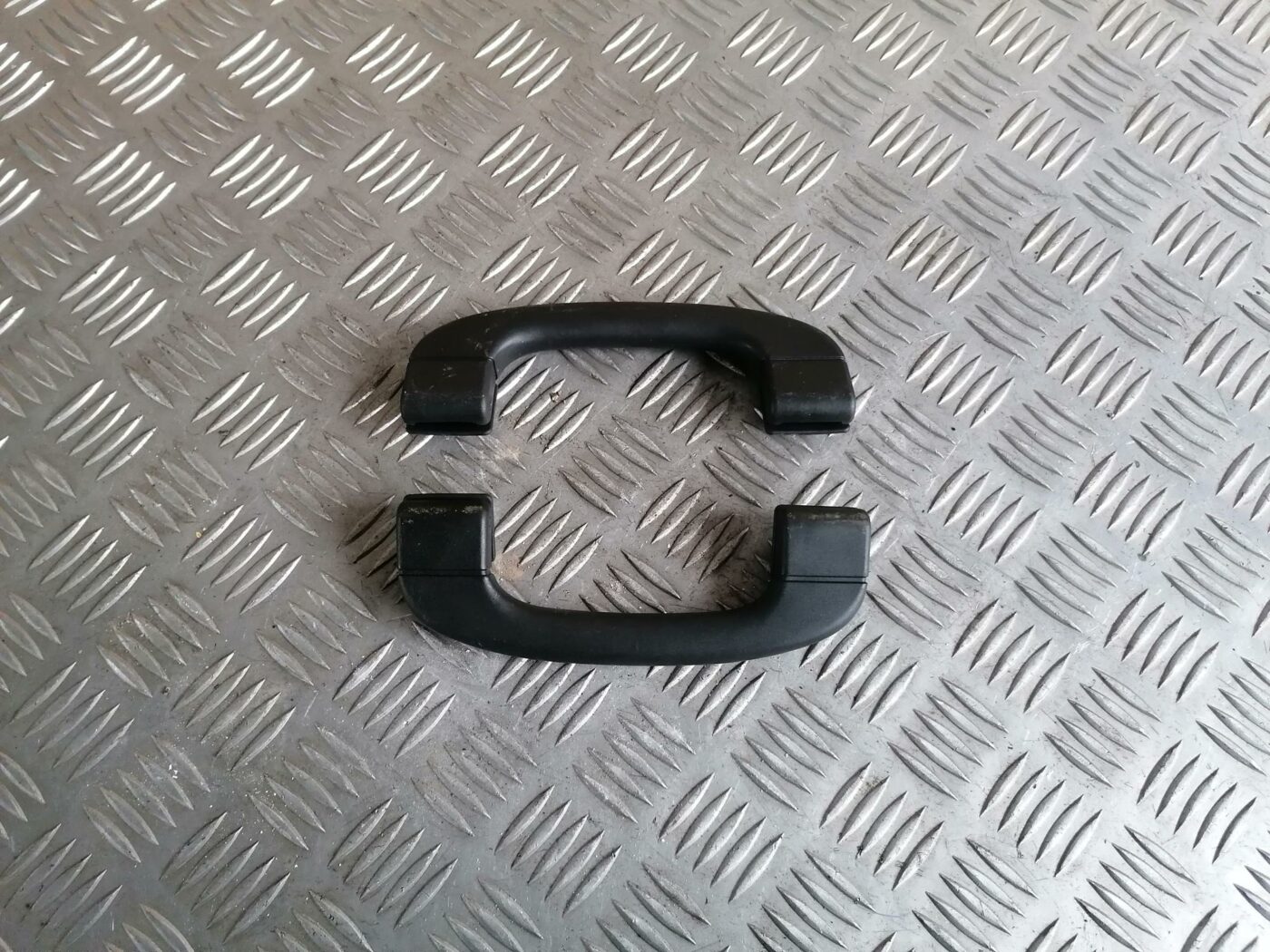 Salona rokturis griestos priekš BMW 123 E87 2008 BLACK 1 Salona rokturis griestos priekš BMW 123 E87 2008 BLACK