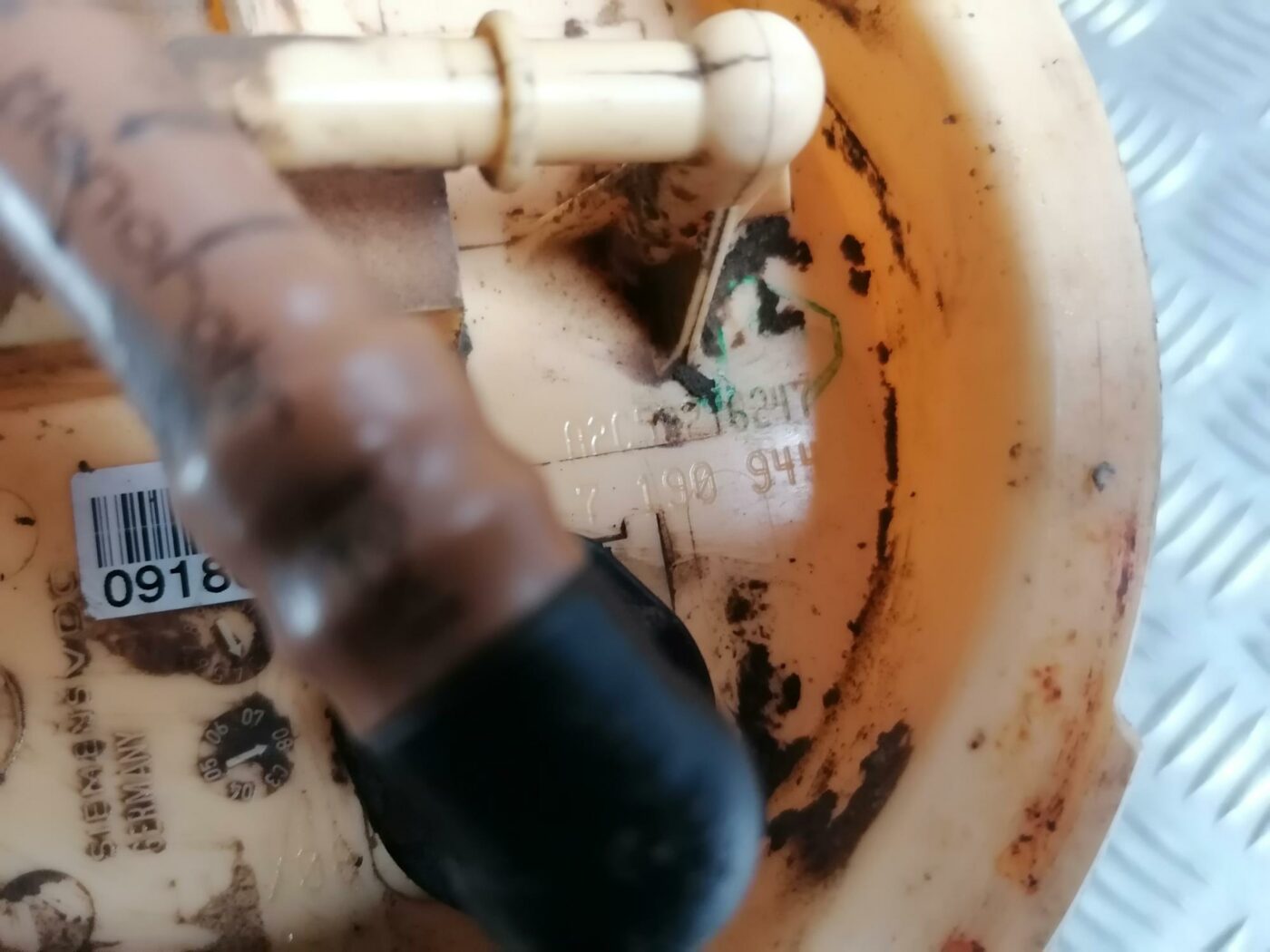 Degvielas tvertnes sūkņa līmeņa devējs priekš BMW 123 E87 2008 BLACK 4 Degvielas tvertnes sūkņa līmeņa devējs priekš BMW 123 E87 2008 BLACK