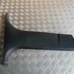 Vidējas salona statnes apdare priekš BMW 123 E87 2008 BLACK