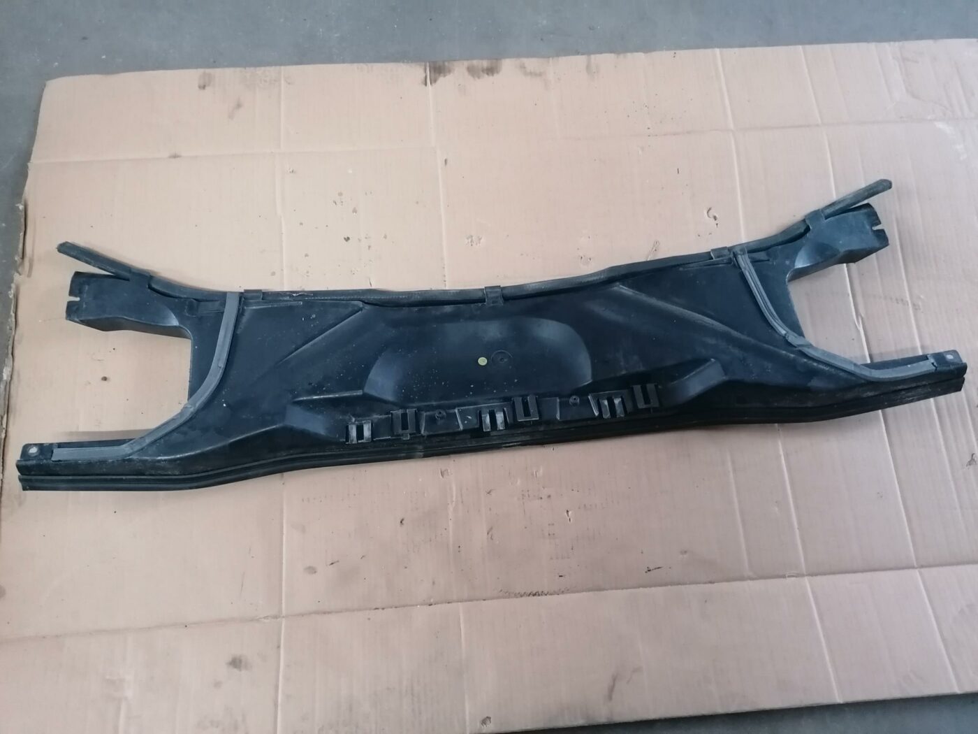 Salona gaisa filtra korpuss priekš BMW 123 E87 2008 BLACK 1 Salona gaisa filtra korpuss priekš BMW 123 E87 2008 BLACK