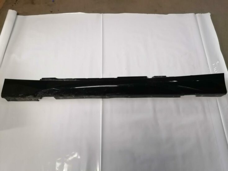 Ārēja sliekšņa kreisa uzlika priekš BMW 123 E87 2008 BLACK