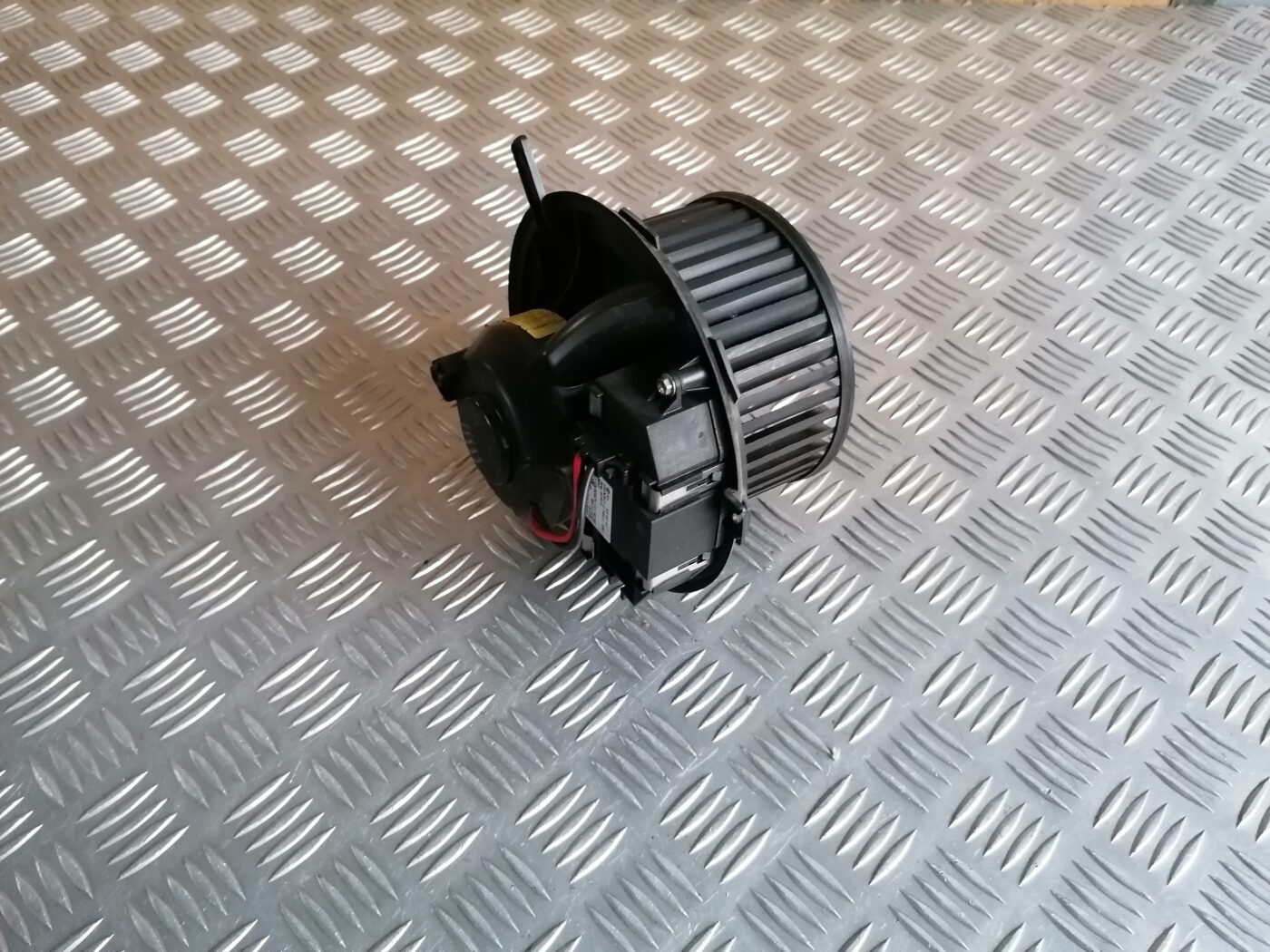 Salona ventilators priekš ŠKODA OCTAVIA 2006 1 Salona ventilators priekš ŠKODA OCTAVIA 2006