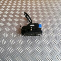 Aizmugurējo labo durvju slēdzene priekš ŠKODA OCTAVIA 2006