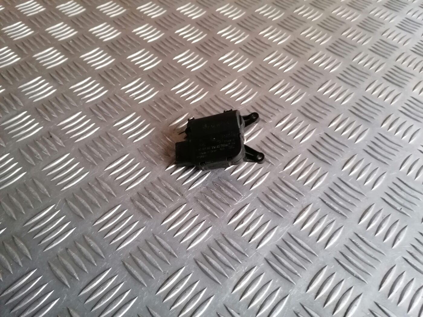 Apsildes sistēmas aktuators priekš ŠKODA OCTAVIA 2006 1 Apsildes sistēmas aktuators priekš ŠKODA OCTAVIA 2006