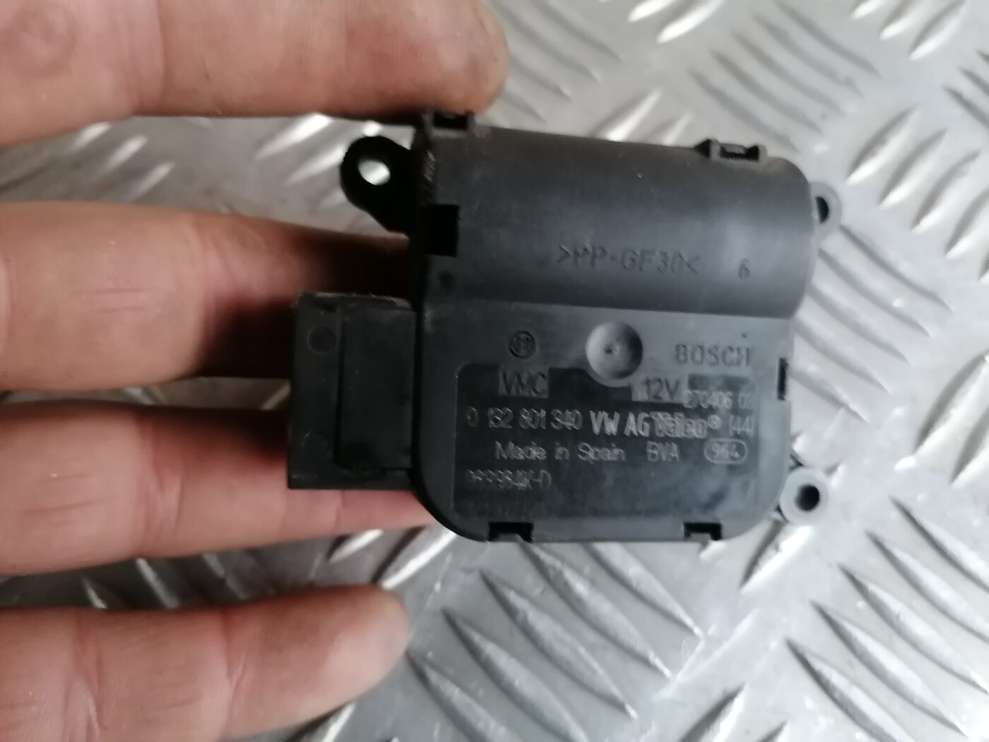 Apsildes sistēmas aktuators priekš ŠKODA OCTAVIA 2006 4 Apsildes sistēmas aktuators priekš ŠKODA OCTAVIA 2006