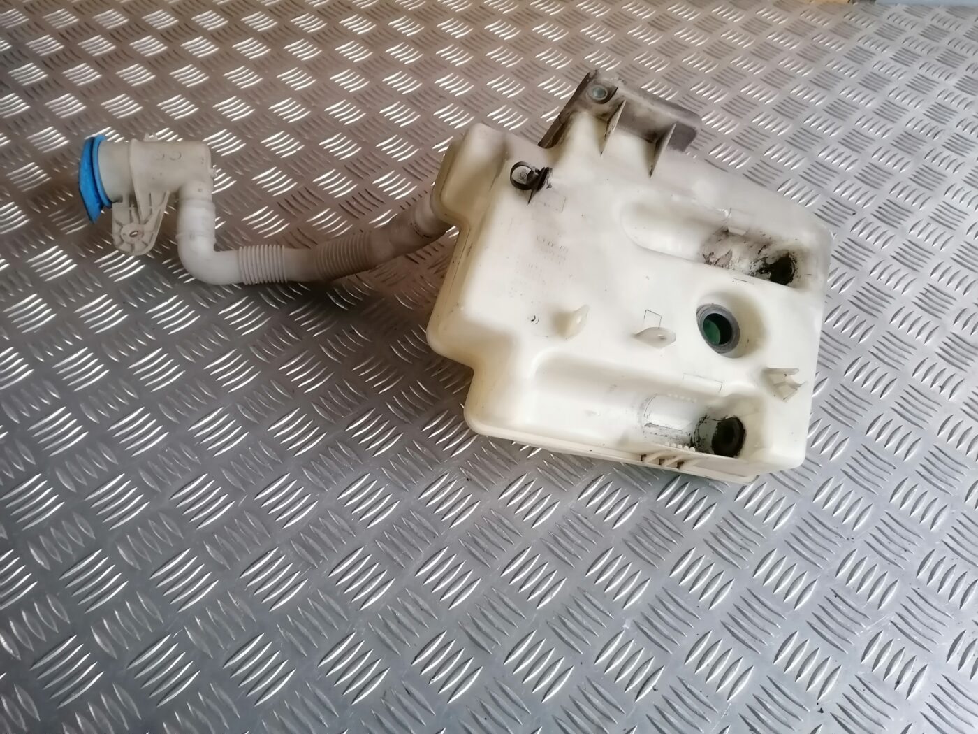 Mazgātāja šķidruma tvertne priekš ŠKODA OCTAVIA 2006 3 Mazgātāja šķidruma tvertne priekš ŠKODA OCTAVIA 2006