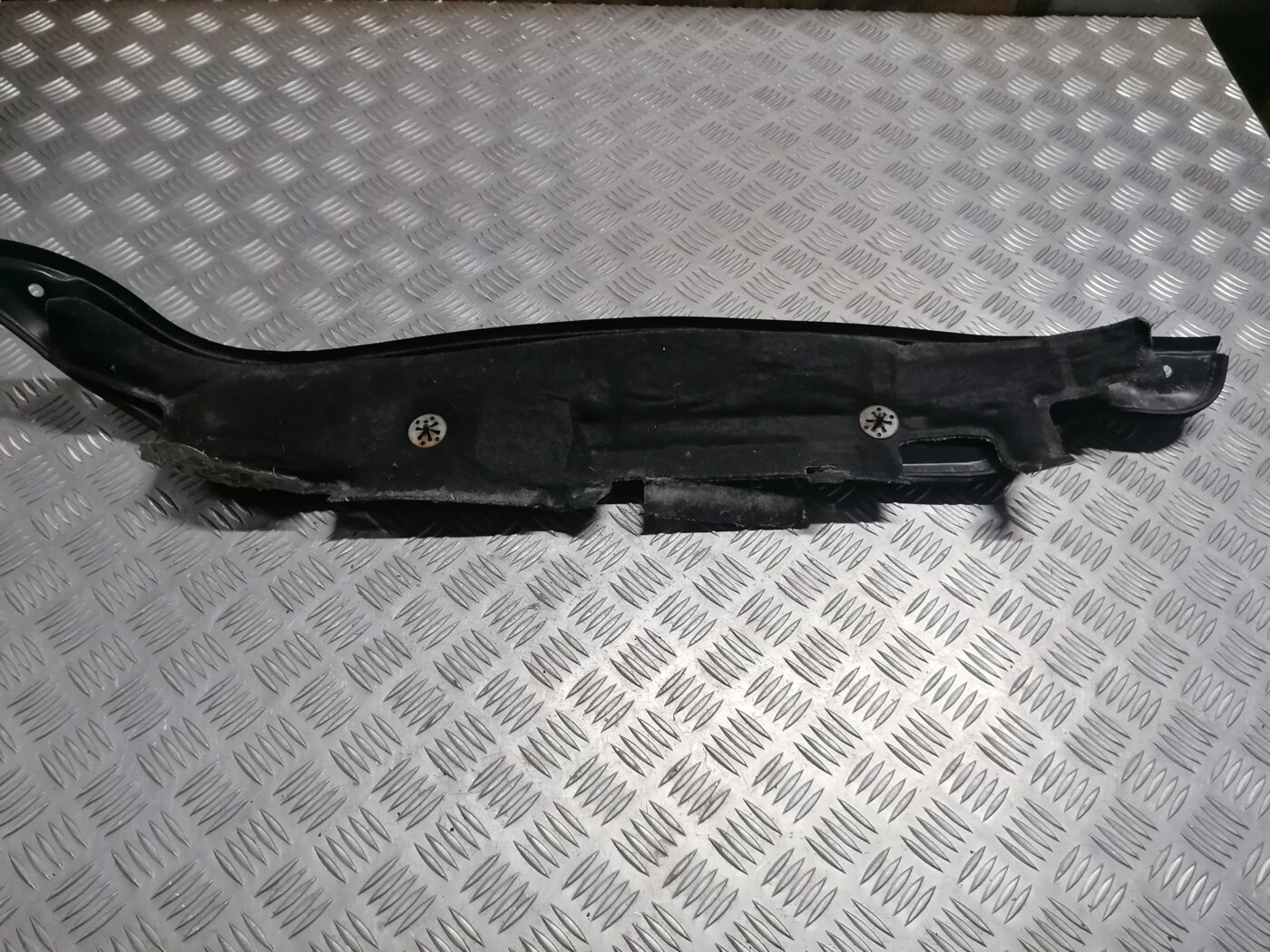 Vējstikla uzlika (deflektors) priekš ŠKODA OCTAVIA 2006 2 Vējstikla uzlika (deflektors) priekš ŠKODA OCTAVIA 2006