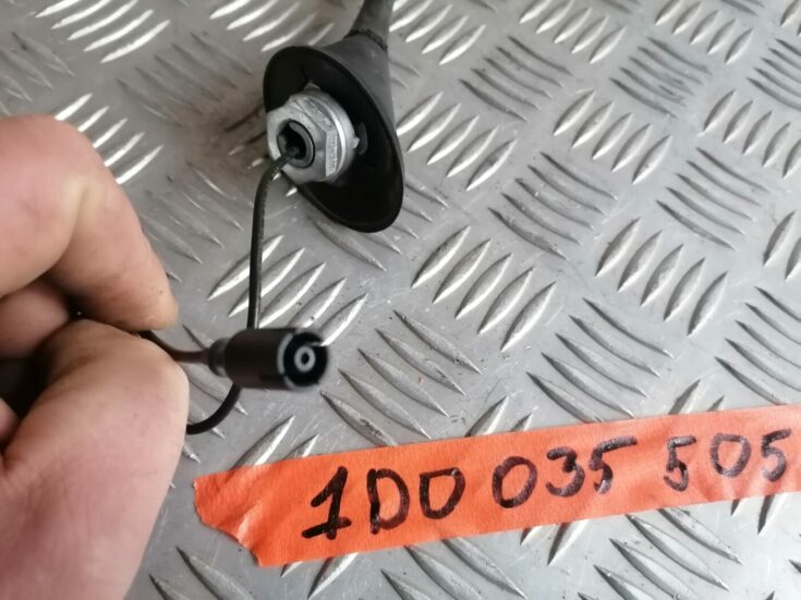 Jumta antena priekš ŠKODA OCTAVIA 2006
