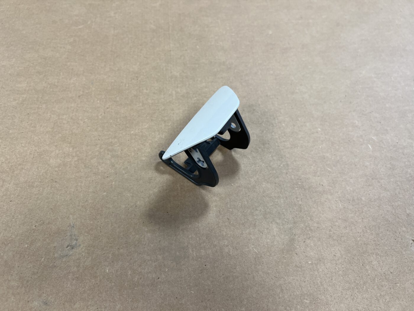 Lukturu mazgātāja sprauslas vāks priekš BMW 520D F11 2011 TOURING 1 Lukturu mazgātāja sprauslas vāks priekš BMW 520D F11 2011 TOURING