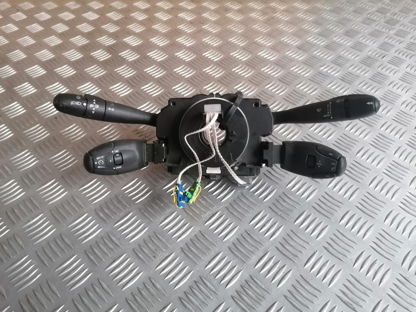 Stūres statnes slēdzis priekš PEUGEOT 607 2010 1 Stūres statnes slēdzis priekš PEUGEOT 607 2010