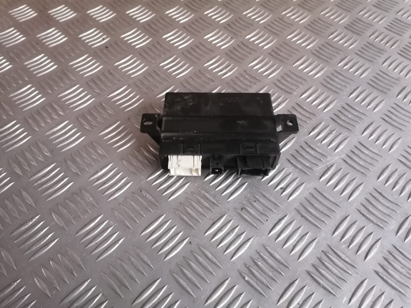 Parkošanās devēju vadības bloks priekš PEUGEOT 607 2010 3 Parkošanās devēju vadības bloks priekš PEUGEOT 607 2010