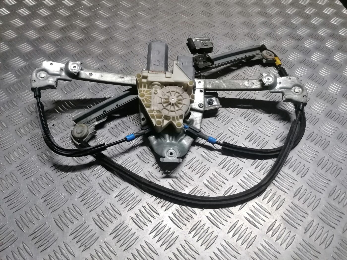 Stikla pacelšanas mehānisms priekšējais labais priekš PEUGEOT 607 2010 6 Stikla pacelšanas mehānisms priekšējais labais priekš PEUGEOT 607 2010