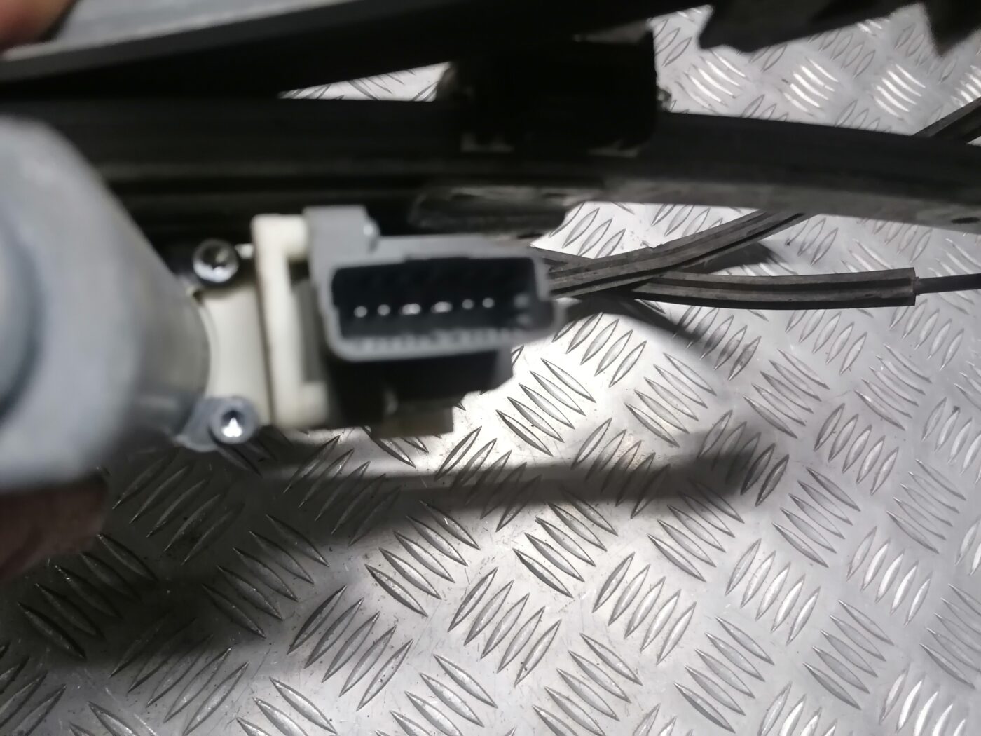 Stikla pacelšanas mehānisms priekšējais labais priekš PEUGEOT 607 2010 4 Stikla pacelšanas mehānisms priekšējais labais priekš PEUGEOT 607 2010