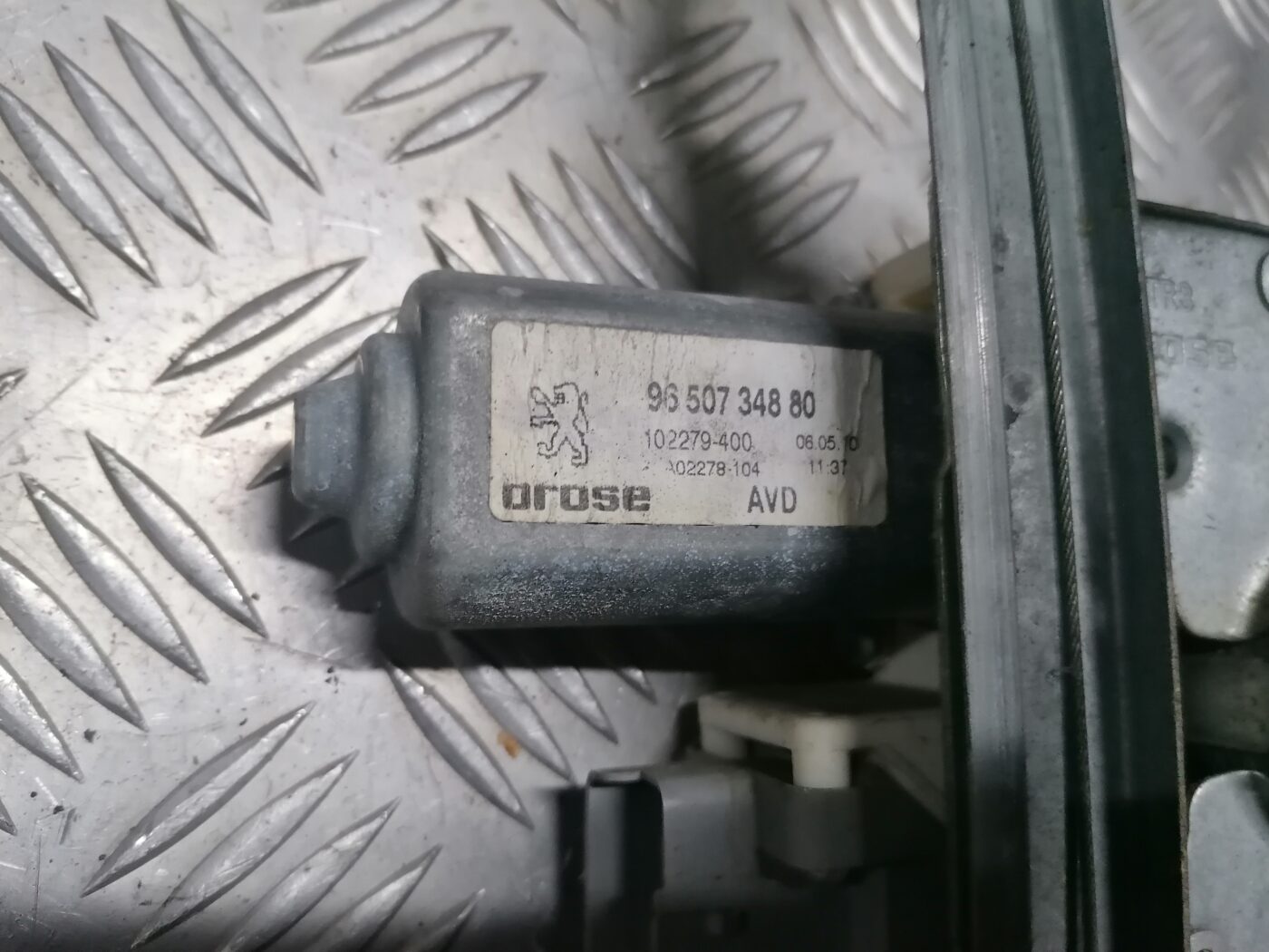 Stikla pacelšanas mehānisms priekšējais labais priekš PEUGEOT 607 2010 2 Stikla pacelšanas mehānisms priekšējais labais priekš PEUGEOT 607 2010