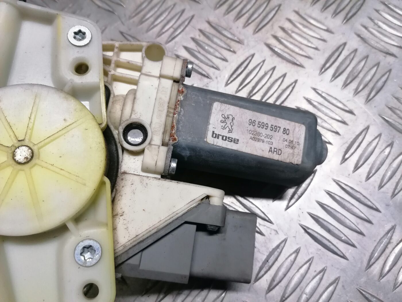 Stikla pacelšanas mehānisms aizmugurējais labais priekš PEUGEOT 607 2010 2 Stikla pacelšanas mehānisms aizmugurējais labais priekš PEUGEOT 607 2010