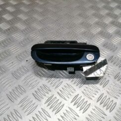 Priekšējāis kreisais durvju rokturis priekš PEUGEOT 607 2010