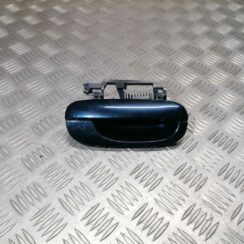 Priekšējāis labais durvju rokturis priekš PEUGEOT 607 2010