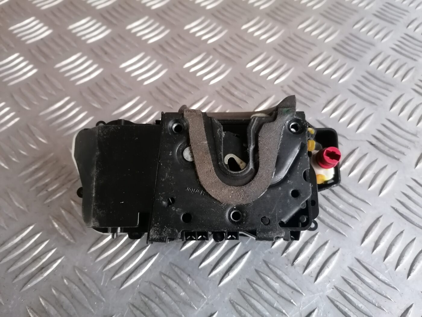 Aizmugurējo kreiso durvju slēdzene priekš PEUGEOT 607 2010 2 Aizmugurējo kreiso durvju slēdzene priekš PEUGEOT 607 2010