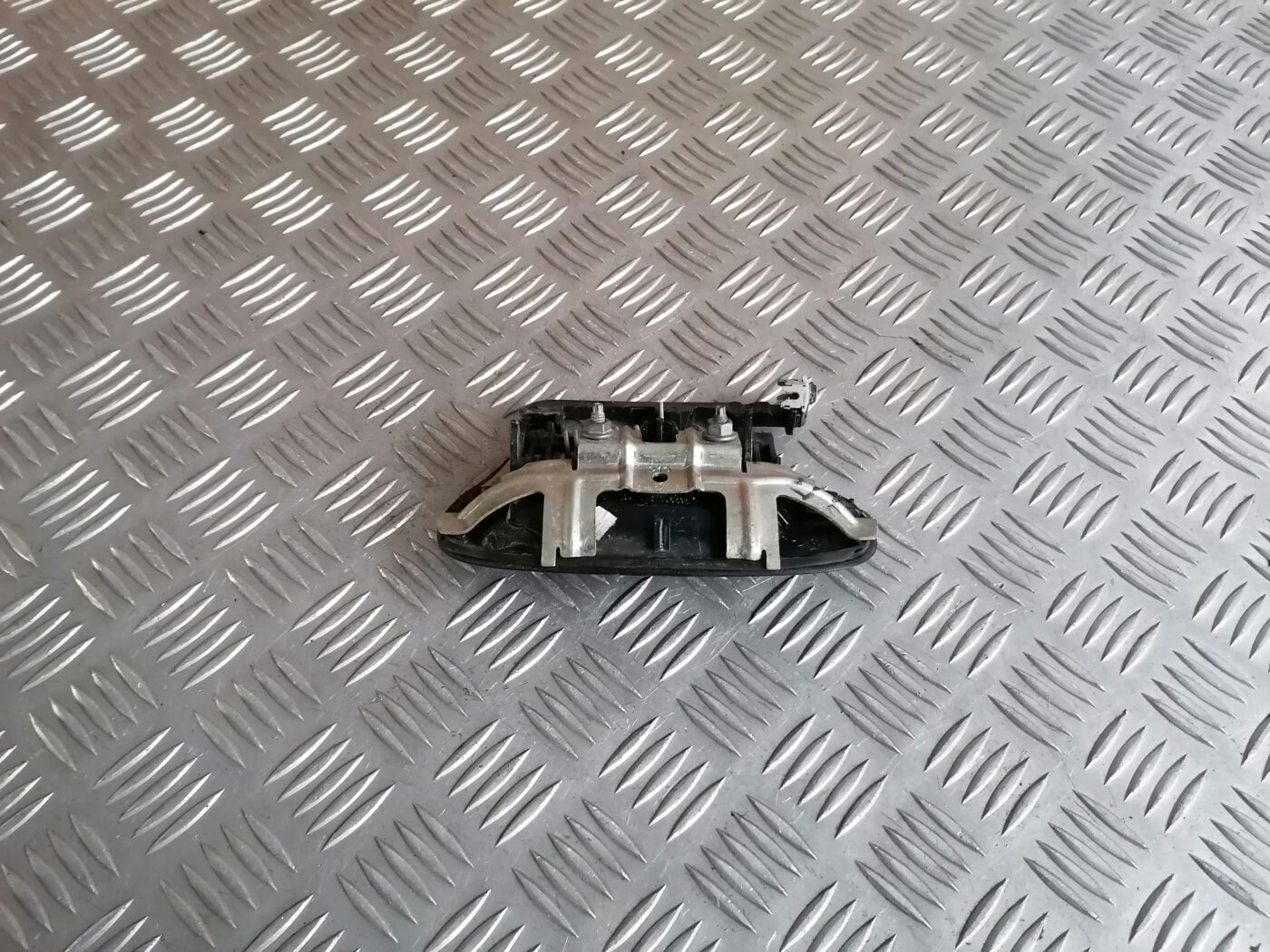 Priekšējāis labais durvju rokturis priekš PEUGEOT 607 2010 3 Priekšējāis labais durvju rokturis priekš PEUGEOT 607 2010