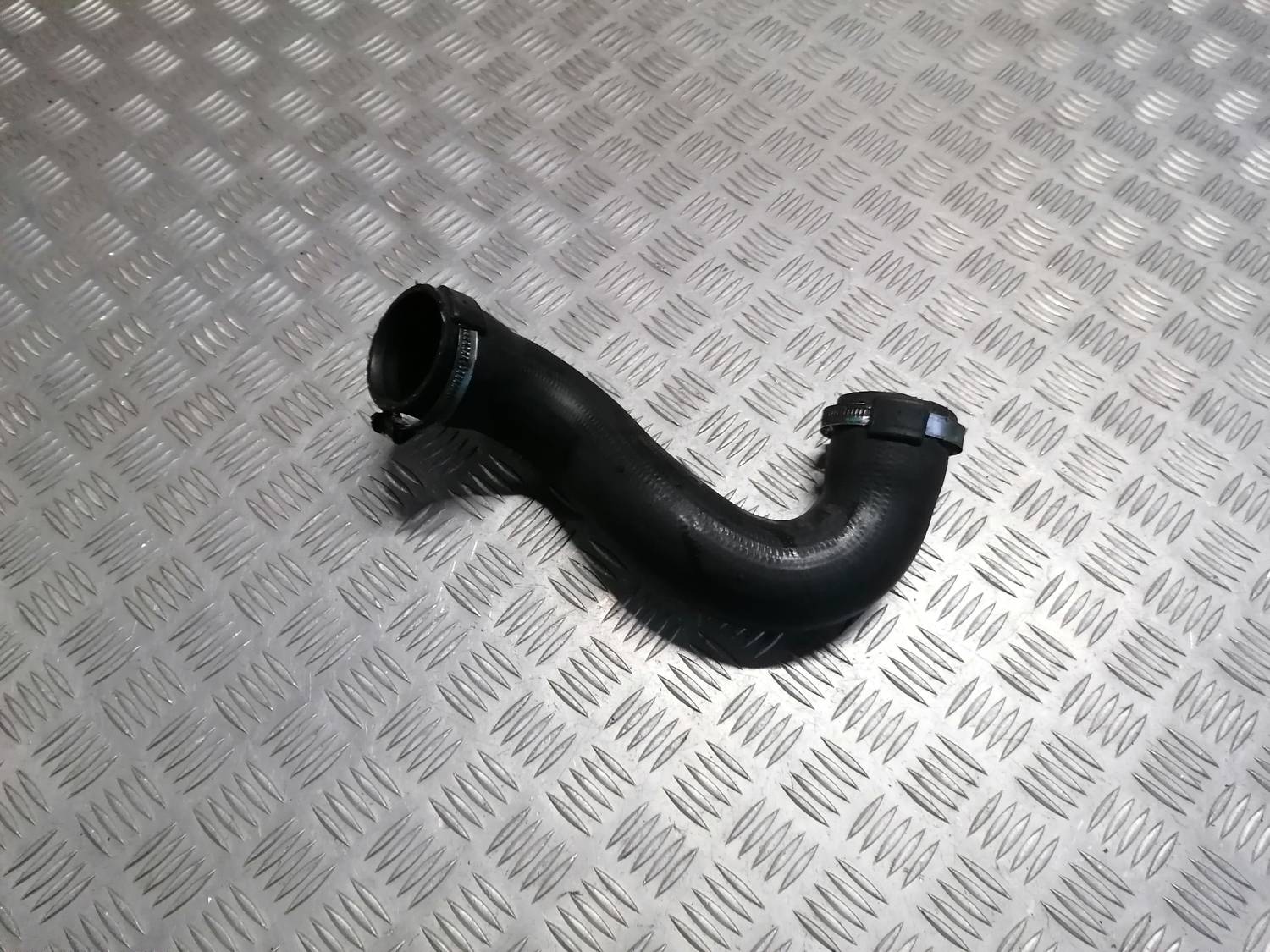 Interkulera caurule priekš PEUGEOT 607 2010 3 Interkulera caurule priekš PEUGEOT 607 2010