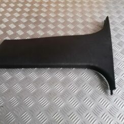 Vidējas salona statnes apdare priekš PEUGEOT 607 2010